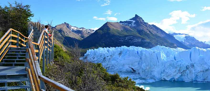 Path to the Perito Moreno glacier in southern Argentina Path to the Perito Moreno glacier in southern Argentina