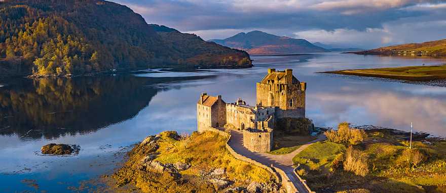 Grand Highlights of Ireland and Scotland Eilean Donan Castle in the Scottish Highland, United Kingdom