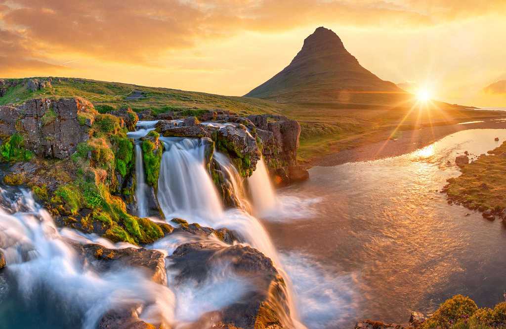 Kirkjufellsfoss and Mt Kirkjufell in Iceland