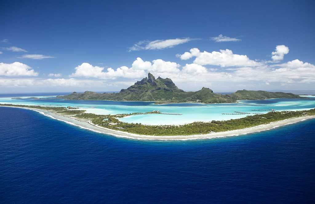 Aerial view of Bora Bora. Photo courtesy of Grégoire Le Bacon / Tahiti Nui Helicopters