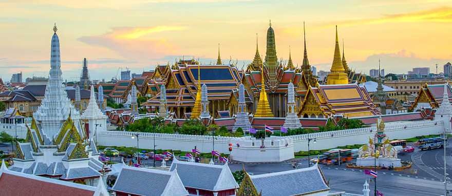 Grand Palace and Wat Phra Keaw in Bangkok, Thailand Grand Palace and Wat Phra Keaw at sunset Bangkok, Thailand
