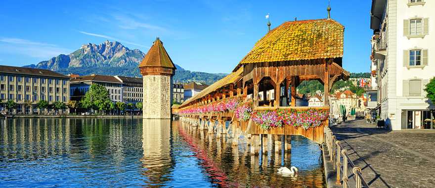 Chepel Bridge in Lucerne, Switzerland Chepel Bridge in Lucerne, Switzerland