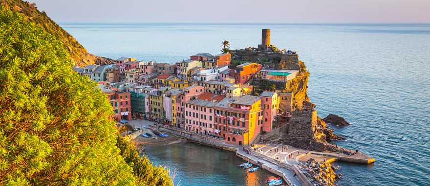 Vernazza town on Cinque Terre, Italy Vernazza town on Cinque Terre, Italy