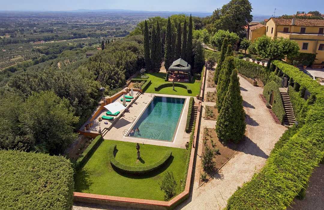Luxurious Villa accommodations in the Tuscan hills of Florence, Italy