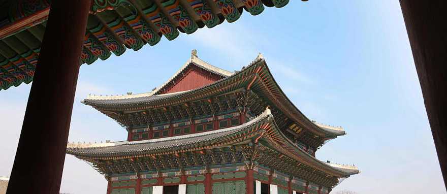 Gyeongbokgung Palace in Seoul, South Korea. Photo courtesy of: Kim Jiho. Korea Tourism Organization. Framing Gyeongbokgung Palace, a historic Joseon Dynasty landmark.