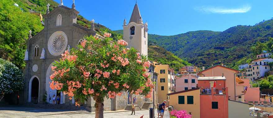 Riomaggiore in the Cinque Terre, Italy Church of San Giovanni Battista in Riomaggiore, Cinque Terre, Italy